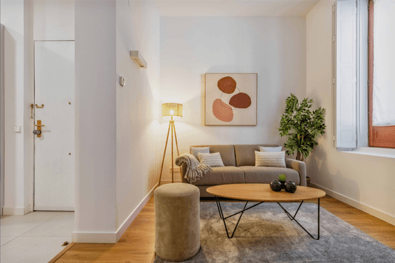 Luminoso piso amueblado y equipado en el corazón de Madrid