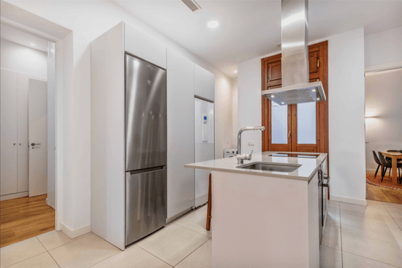 Luminoso piso amueblado y equipado en el corazón de Madrid