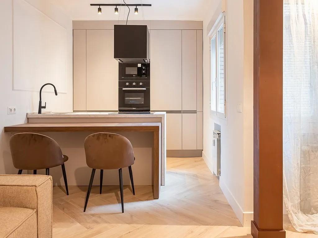 Pied-à-terre less than 150 metres from IE Business School - 4