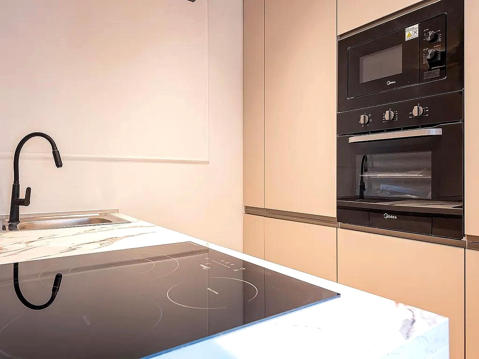 Pied-à-terre less than 150 metres from IE Business School - 3