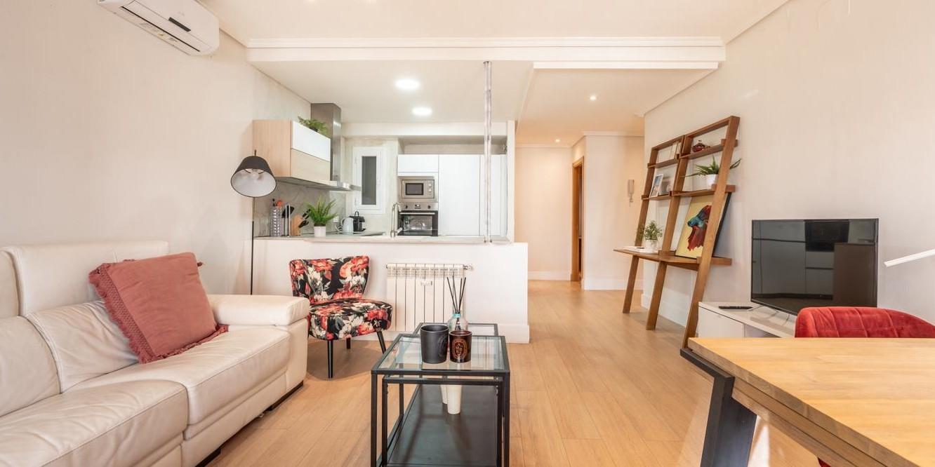 Property divided into three separate flats in the Salamanca district (Madrid)