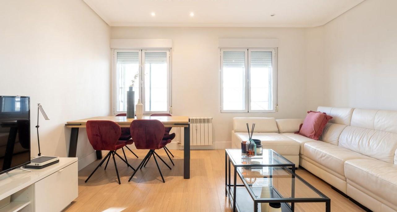 Property divided into three separate flats in the Salamanca district (Madrid) - 2