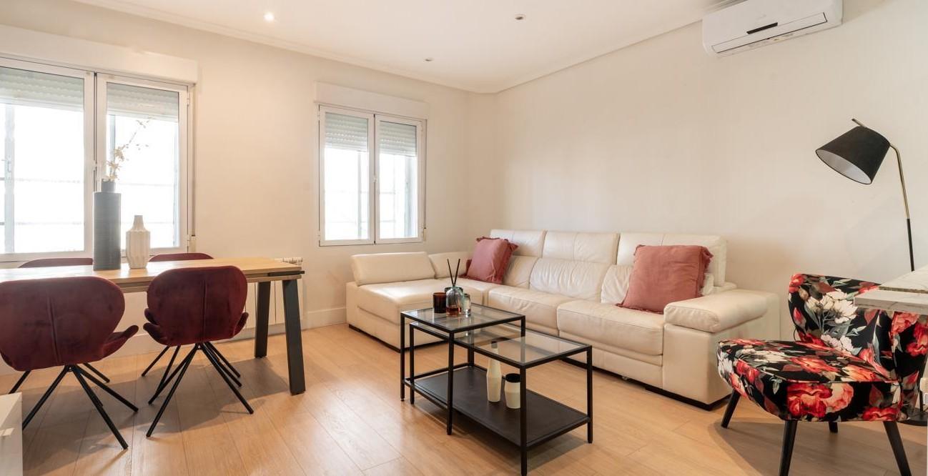 Property divided into three separate flats in the Salamanca district (Madrid) - 3
