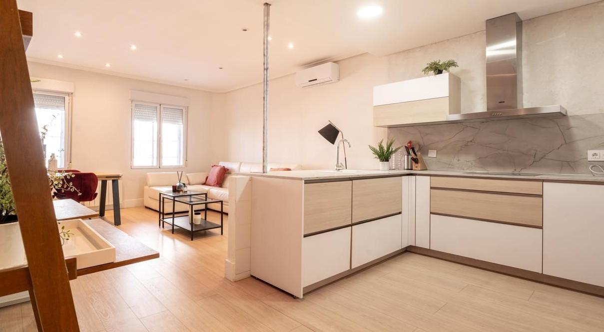 Property divided into three separate flats in the Salamanca district (Madrid) - 4