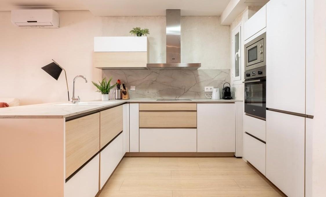 Property divided into three separate flats in the Salamanca district (Madrid) - 5