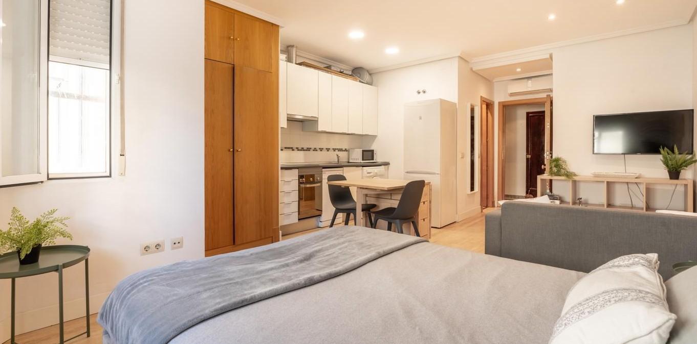 Property divided into three separate flats in the Salamanca district (Madrid) - 21