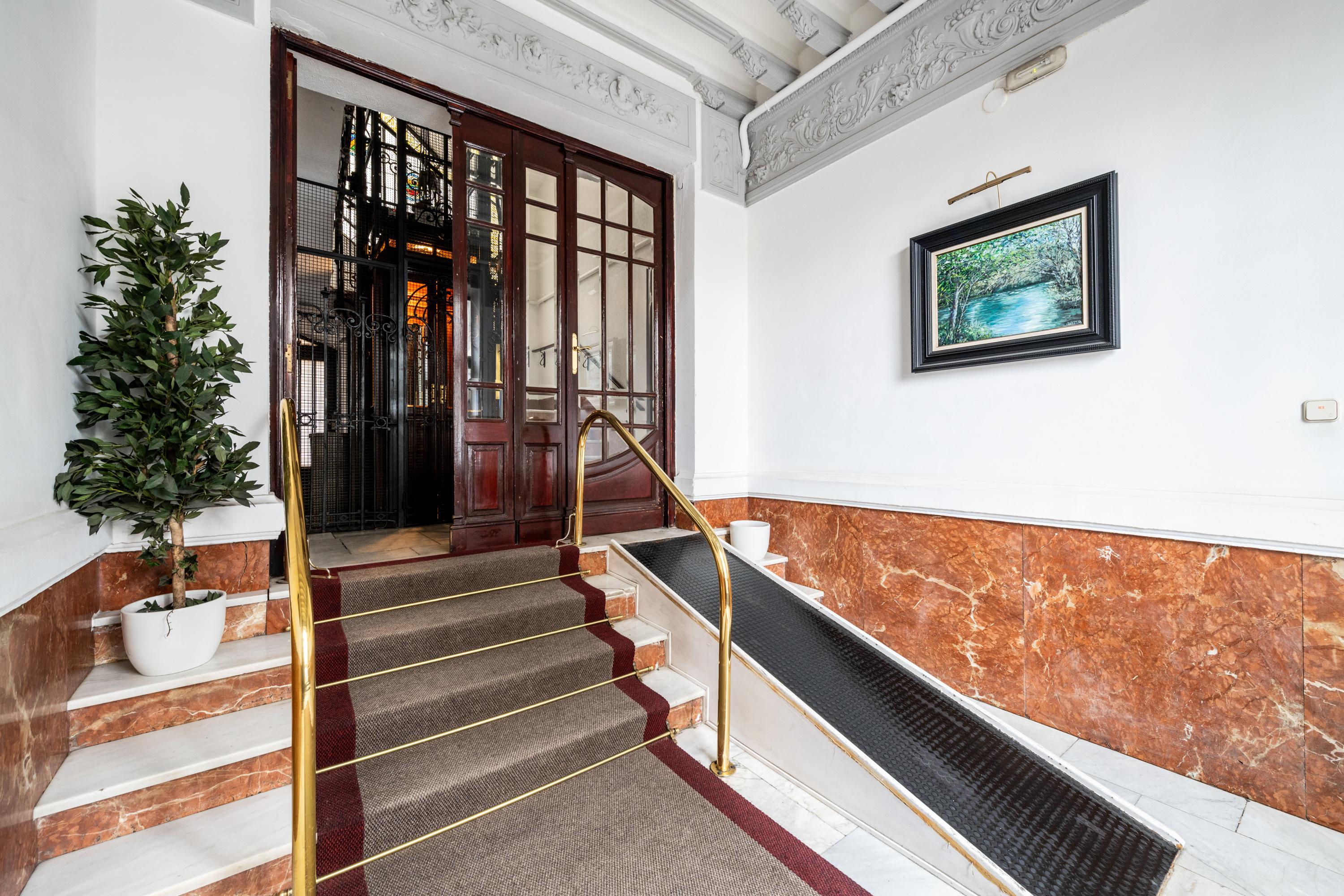 Flat in need of renovation in Ríos Rosas-Chamberí (Madrid) - 13