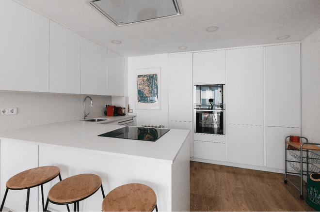 Bright furnished and equipped apartment in Chamartín, near the metro station