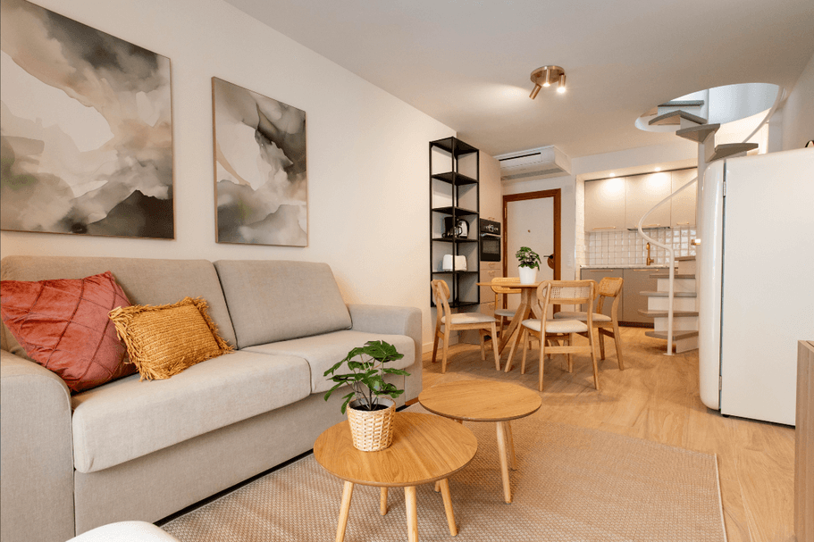 Luminoso apartamento amueblado y equipado en el distrito financiero de Madrid