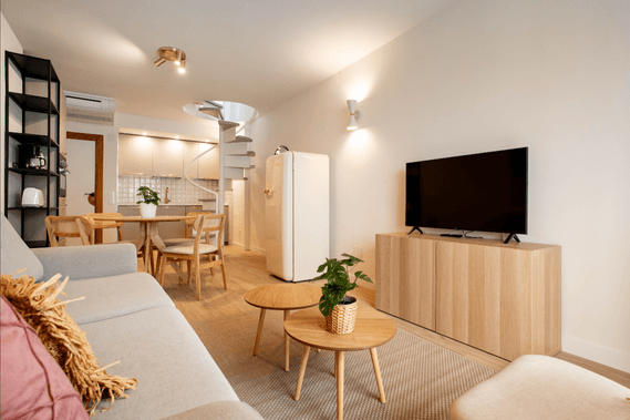 Luminoso apartamento amueblado y equipado en el distrito financiero de Madrid