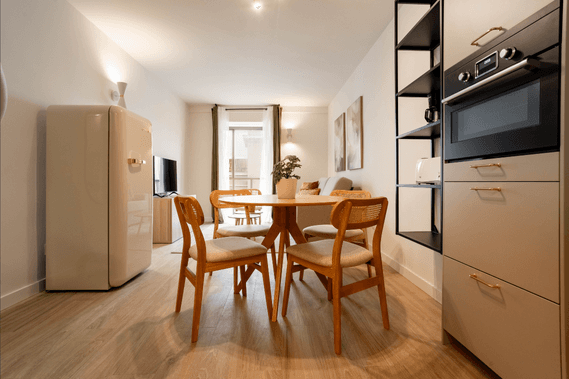 Luminoso apartamento amueblado y equipado en el distrito financiero de Madrid